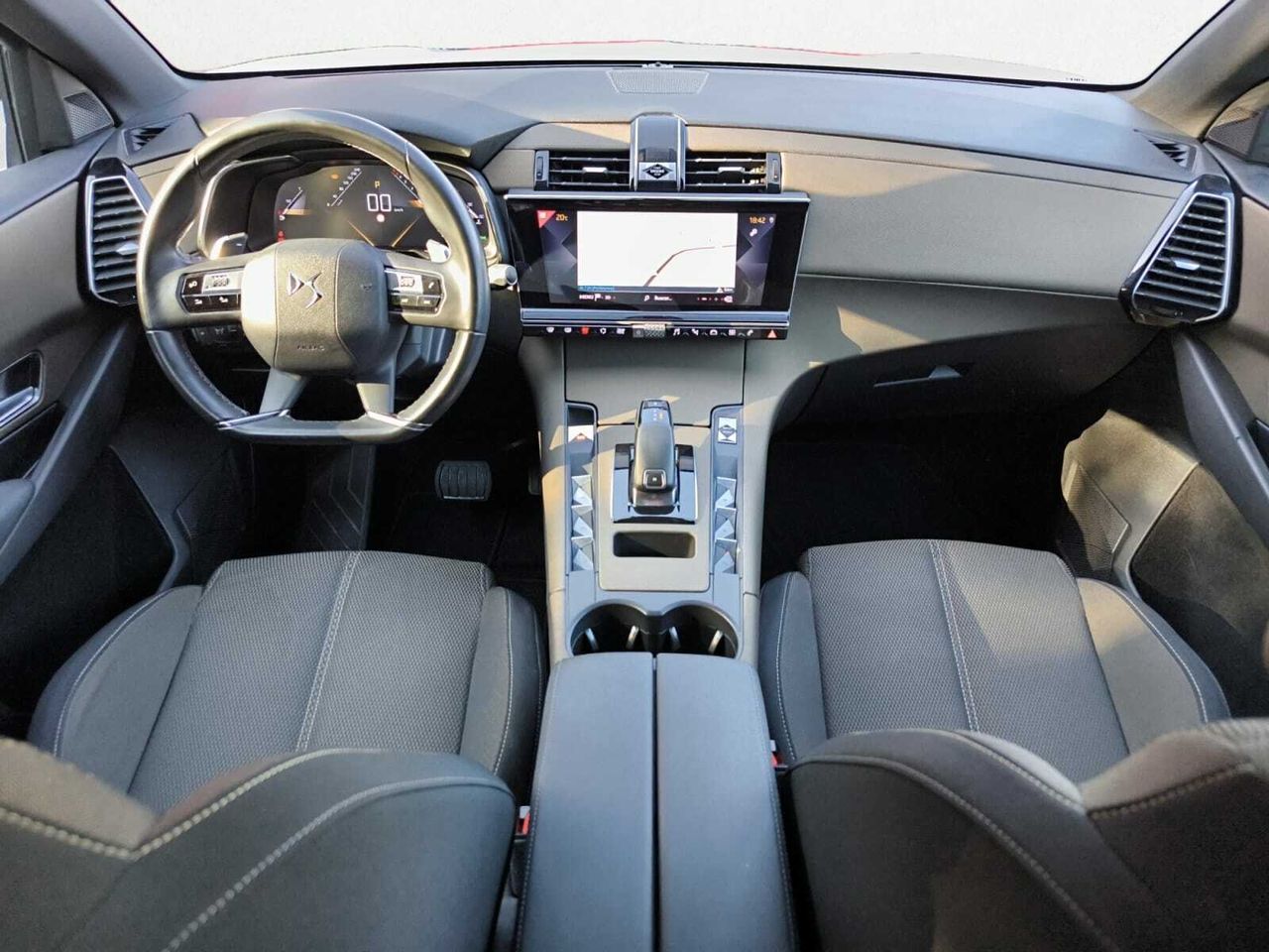 DS Automobiles DS 7 CROSSBACK SO CHIC BLUE HDI 180 CV EAT8  - Foto 2