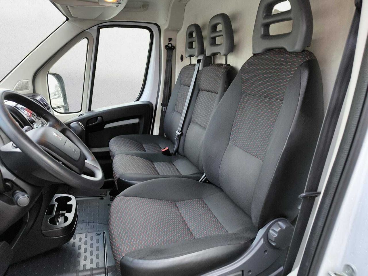 Peugeot Boxer 335 L2 H2 2.2 BLUE HDI 140 CV  - Foto 2