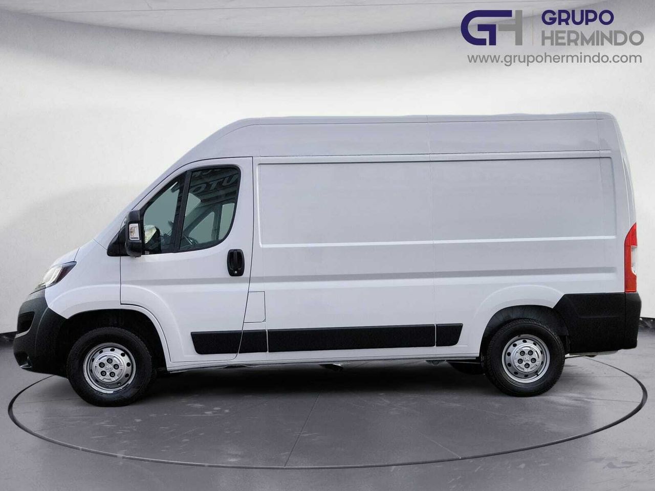 Peugeot Boxer 335 L2 H2 2.2 BLUE HDI 140 CV  - Foto 2