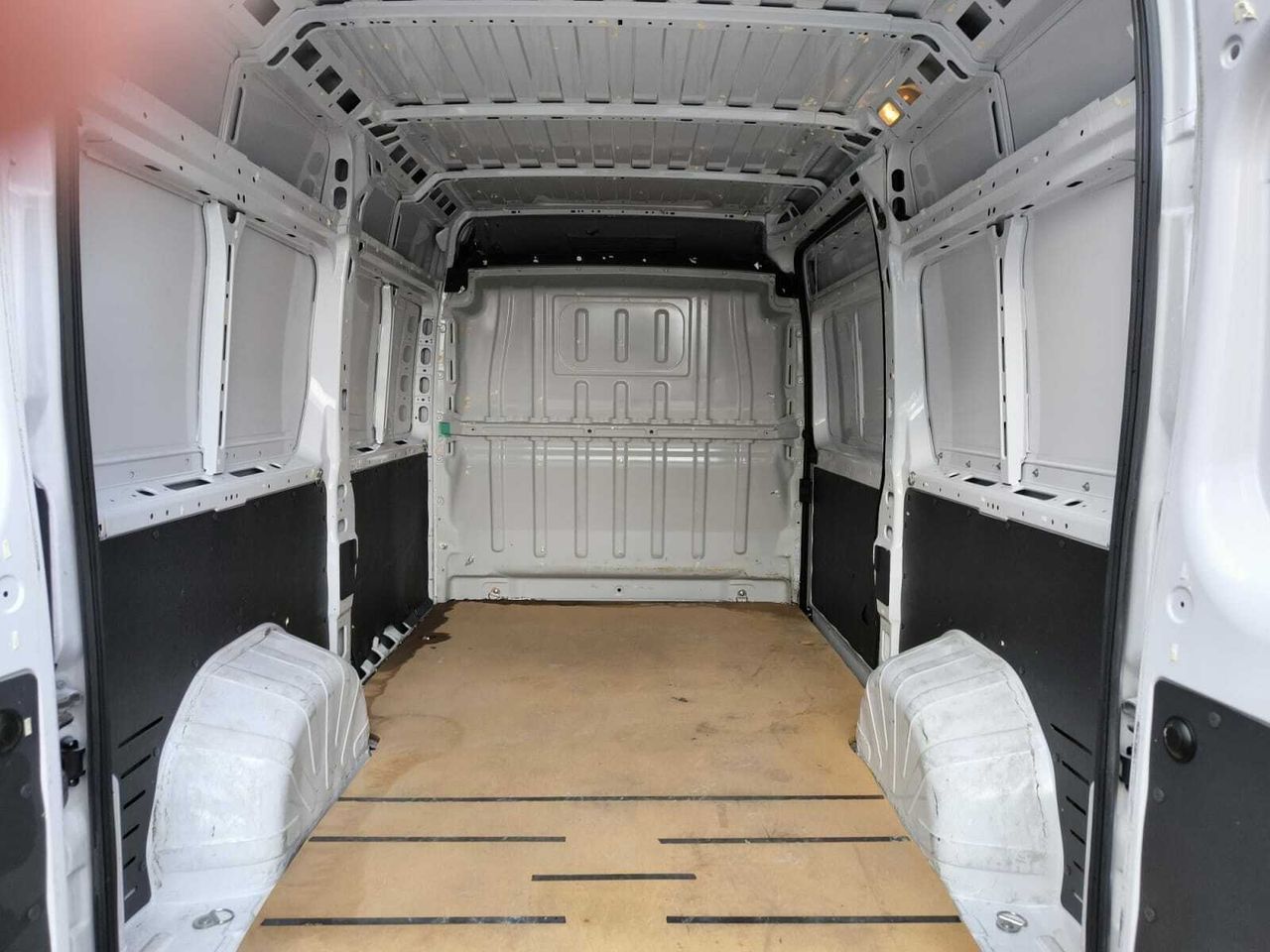 Peugeot Boxer 335 L2 H2 2.2 BLUE HDI 140 CV  - Foto 2