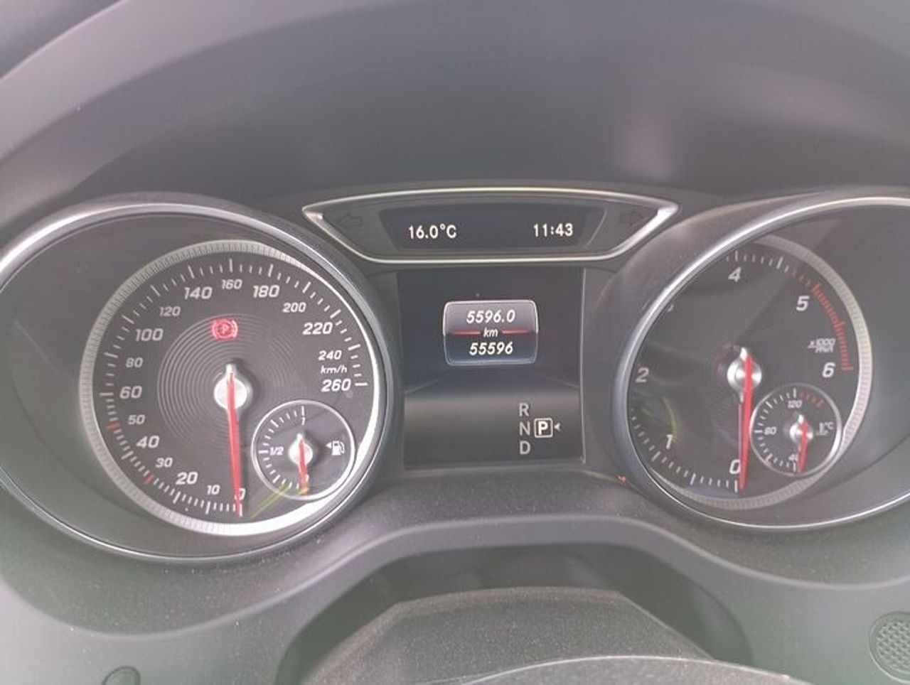 Mercedes GLA 200 D AMG + TECHO PANORAMICO + PAQ VENTAJA  - Foto 2