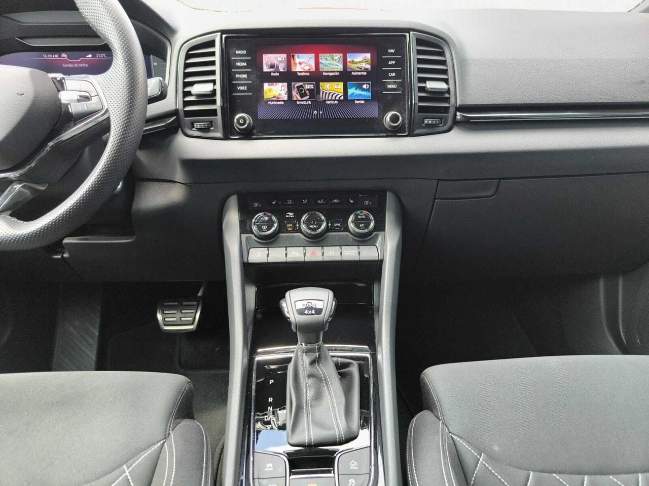Skoda Karoq SPORTLINE 2.0 TDI 150 CV DSG 4X4  - Foto 2