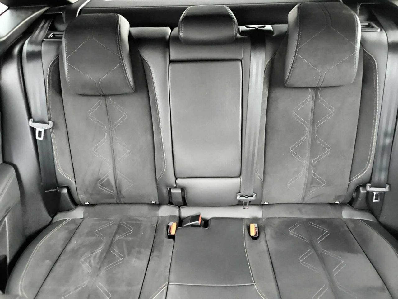 DS Automobiles DS 7 Crossback PERFORMANCE LINE BLUE HDI 180 CV EAT8  - Foto 2