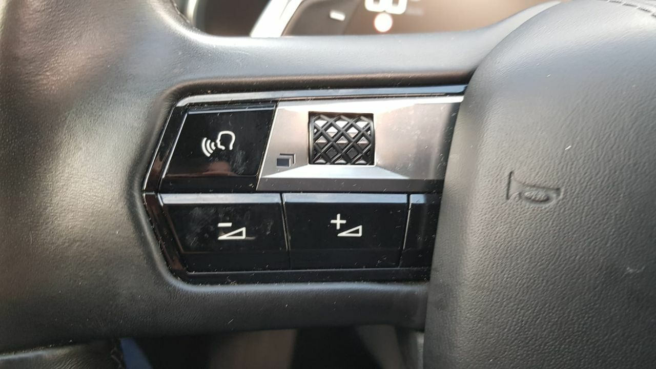 DS Automobiles DS 7 GRAND CHIC BLUE HDI 180 CV EAT8  - Foto 2