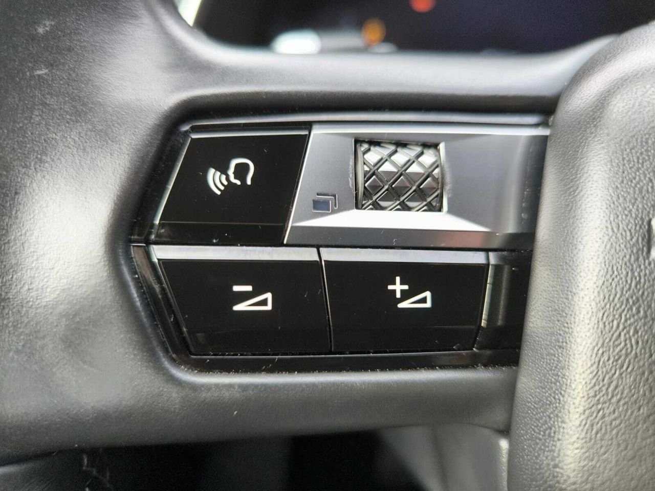 DS Automobiles DS 7 LOUVRE 2.0 BLUE HDI 180 CV EAT8  - Foto 2