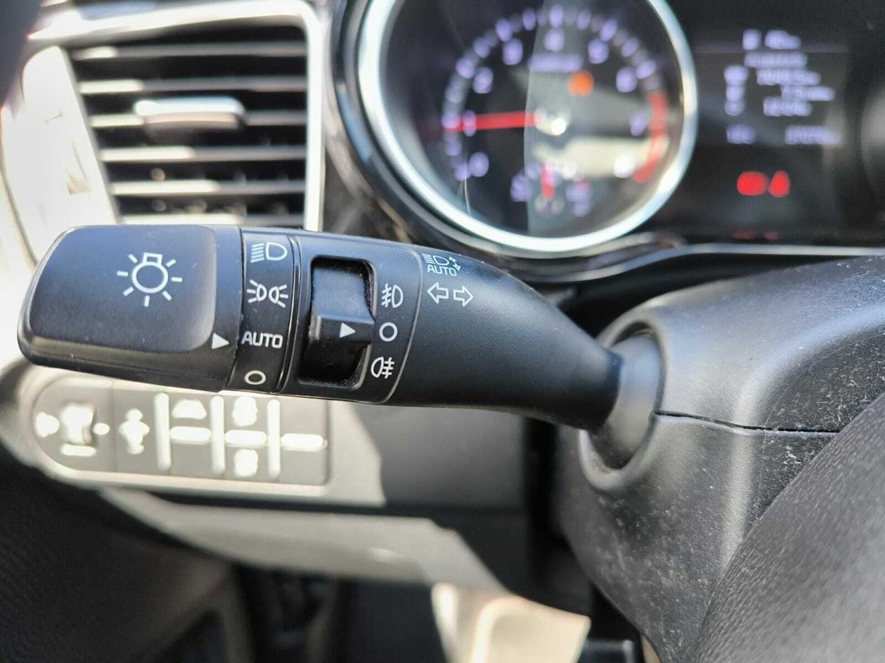 Kia Ceed TGDI 100 CV TECH  - Foto 2