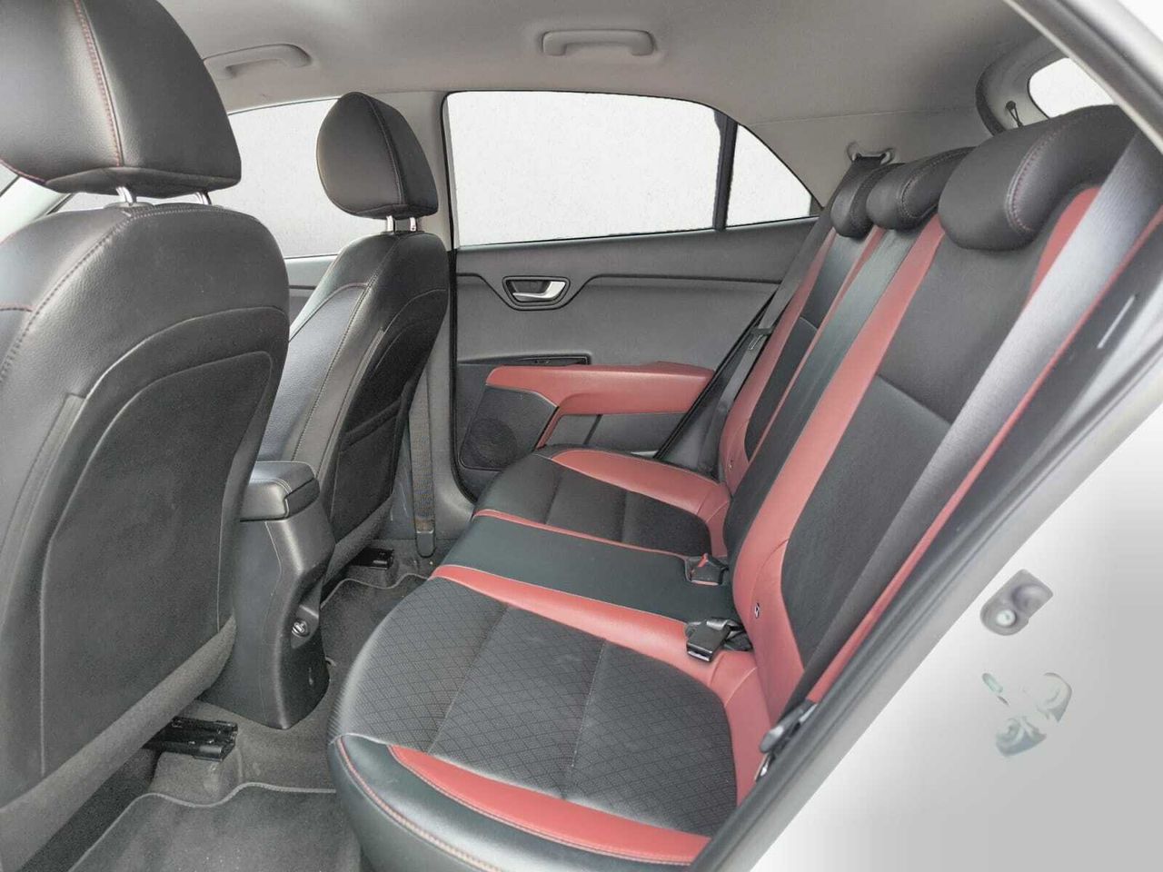 Kia Rio 1.2 DPI DRIVE  - Foto 2