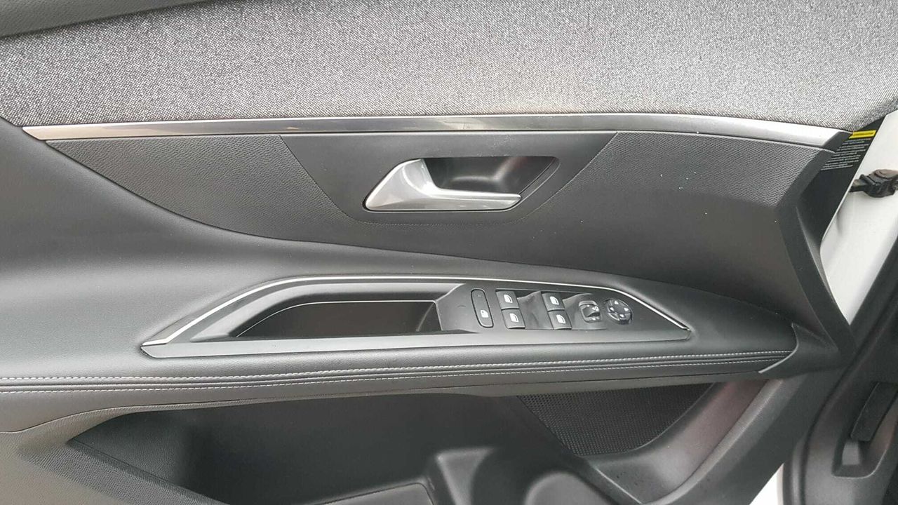 Peugeot 5008 ALLURE 1.5 BLUE HDI 130 CV EAT8  - Foto 2