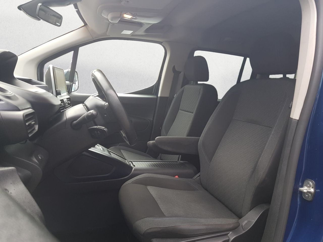 Peugeot Rifter ALLURE BLUE HDI 130 CV LONG  - Foto 2