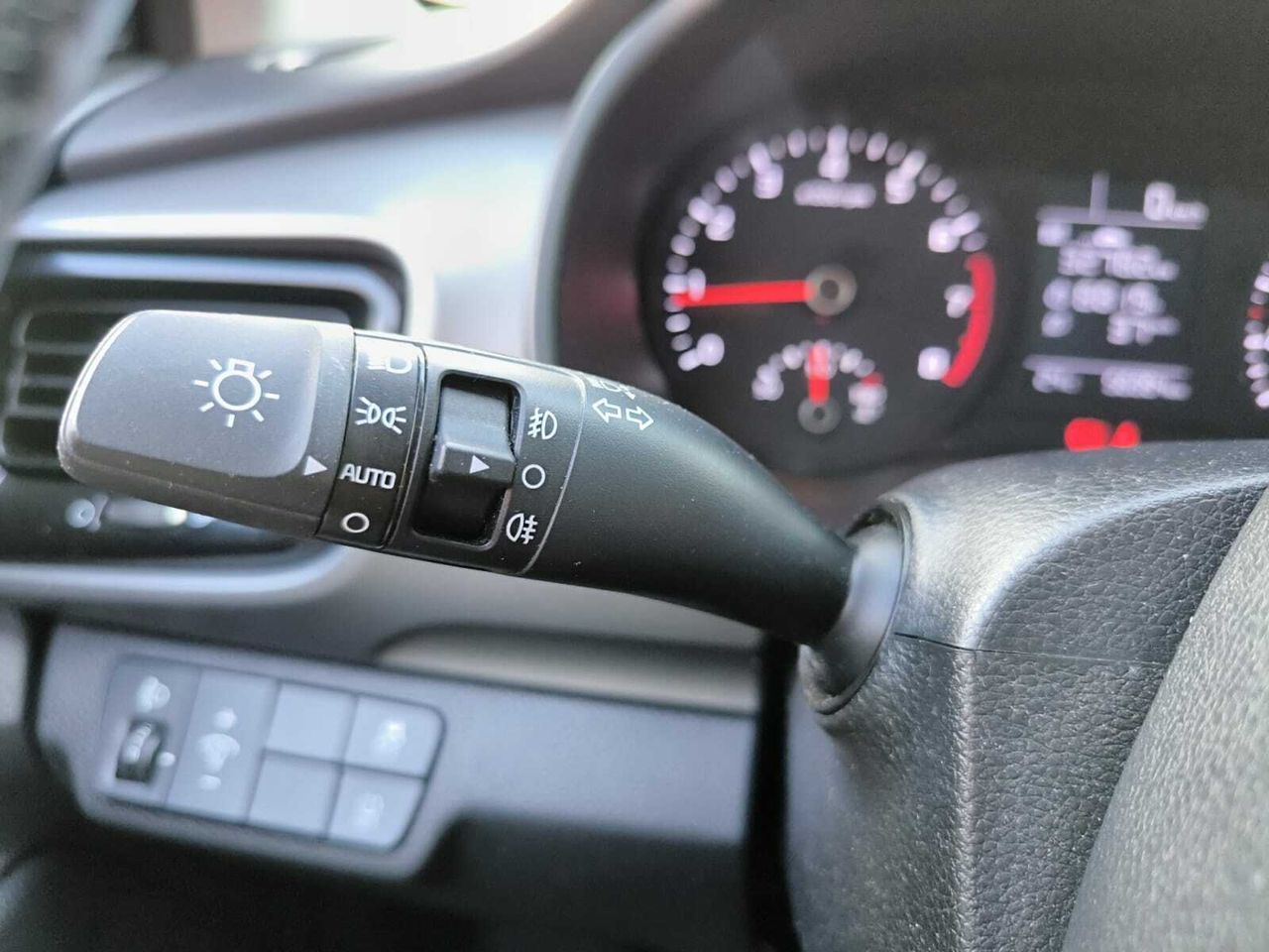 Kia Stonic 1.0 TGDI 100 CV DRIVE  - Foto 2