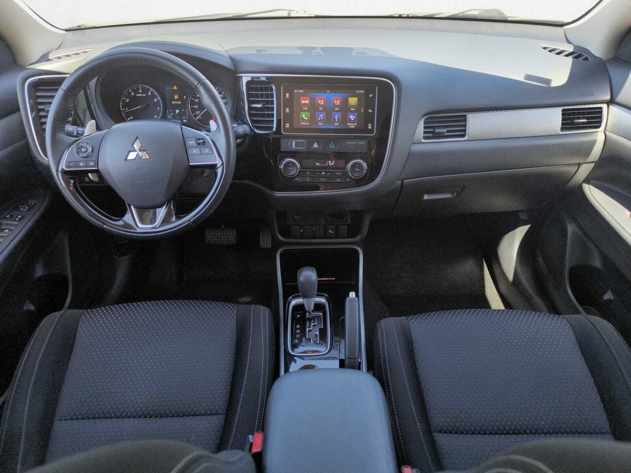 Mitsubishi Outlander 200 MPI MOTION 2WD 7 PLAZAS  - Foto 2