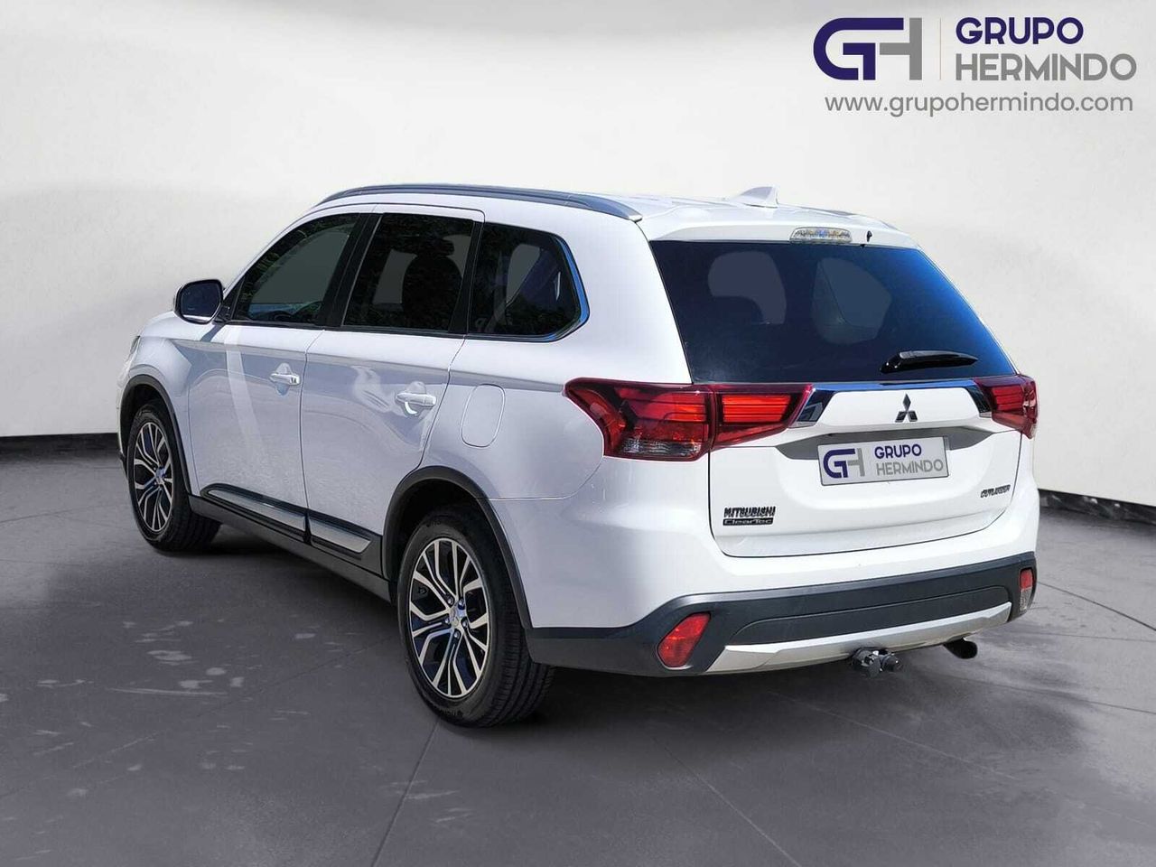 Mitsubishi Outlander 200 MPI MOTION 2WD 7 PLAZAS  - Foto 2