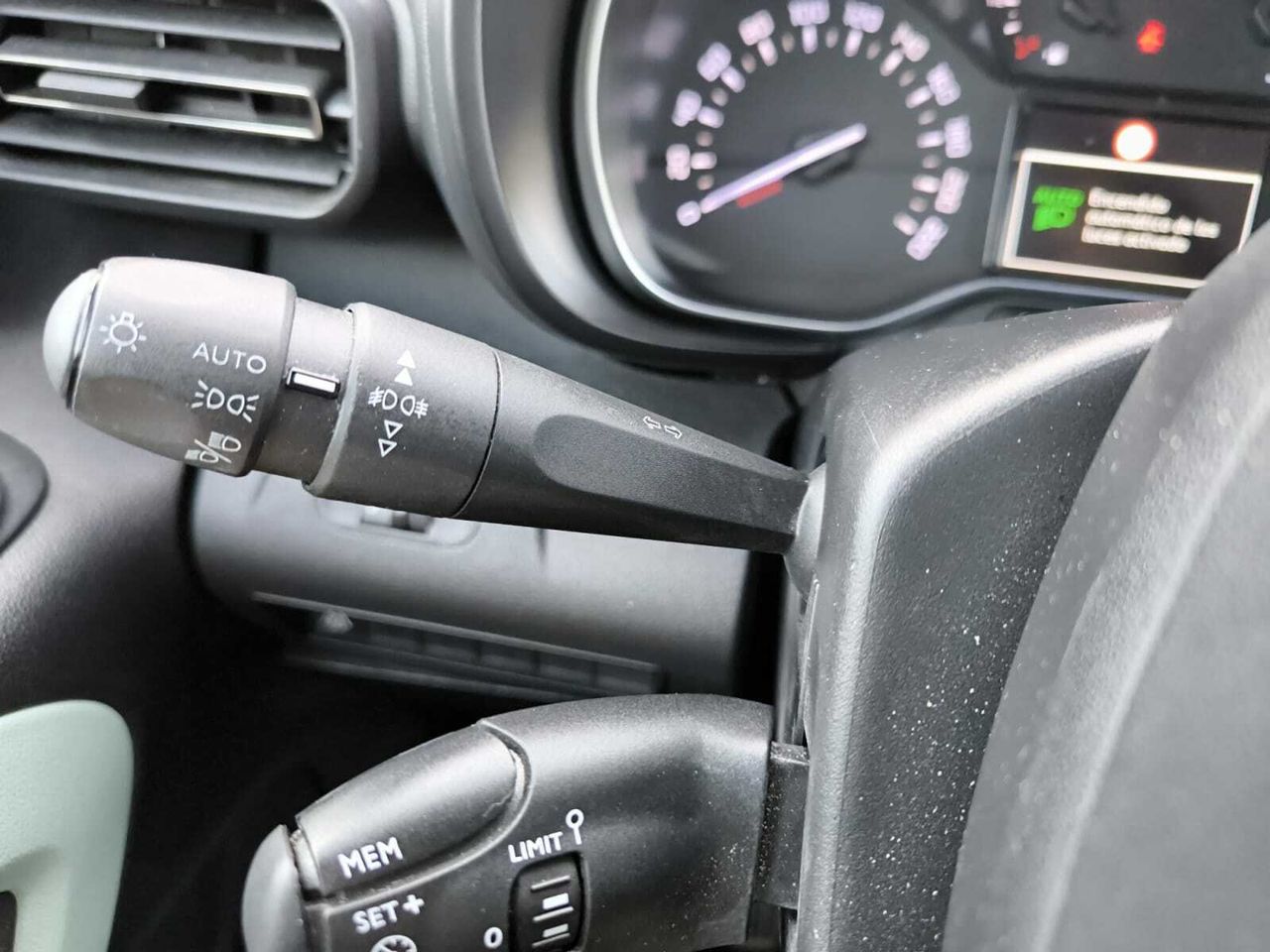 Citroën Berlingo TALLA M BLUE HDI 100 CV FEEL  - Foto 2
