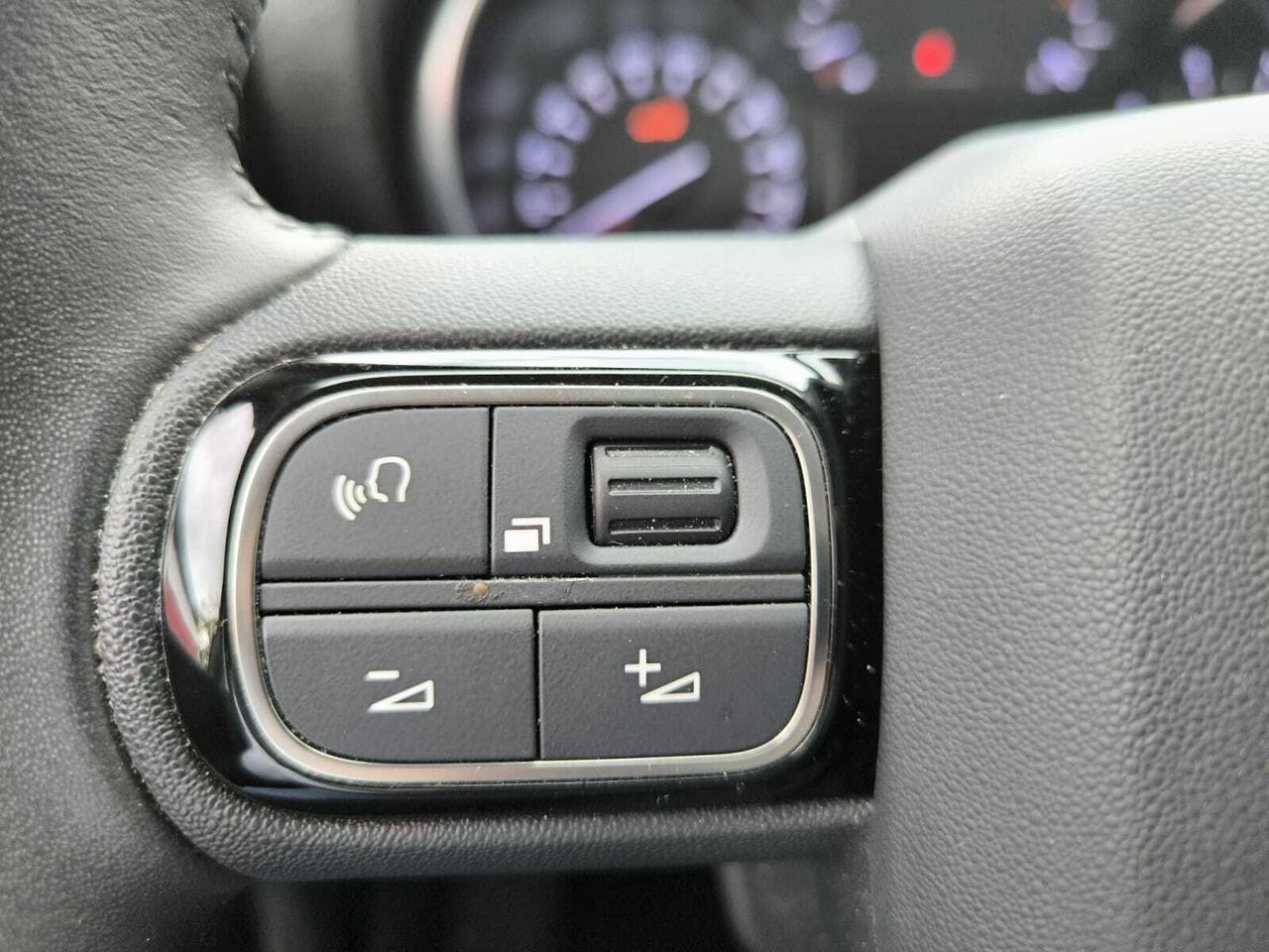 Citroën C3 Aircross BLUE HDI 120 CV EAT6 SHINE  - Foto 2
