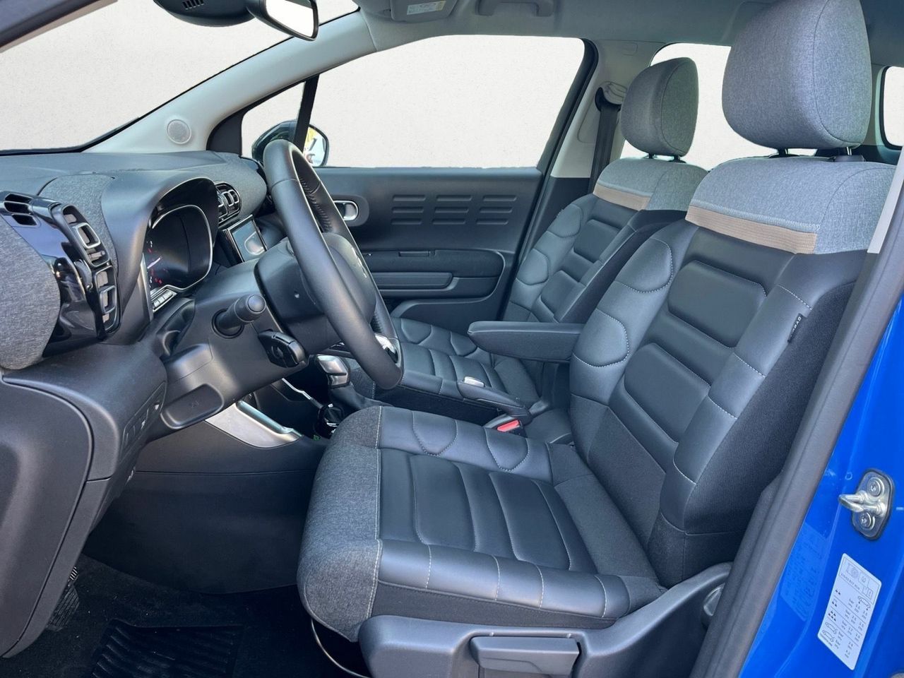 Citroën C3 Aircross BLUE HDI 120 CV EAT6 SHINE  - Foto 2