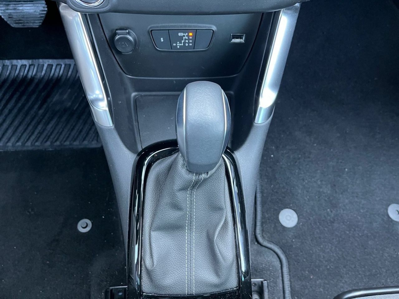 Citroën C3 Aircross BLUE HDI 120 CV EAT6 SHINE  - Foto 2