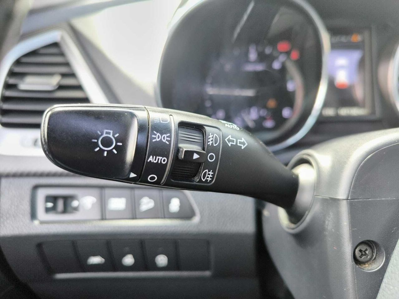 Hyundai Santa Fe 2.2 CRDI TECNO AUTO 4X2  200 CV  7 PLAZAS+TECHO PANORAMICO  - Foto 2