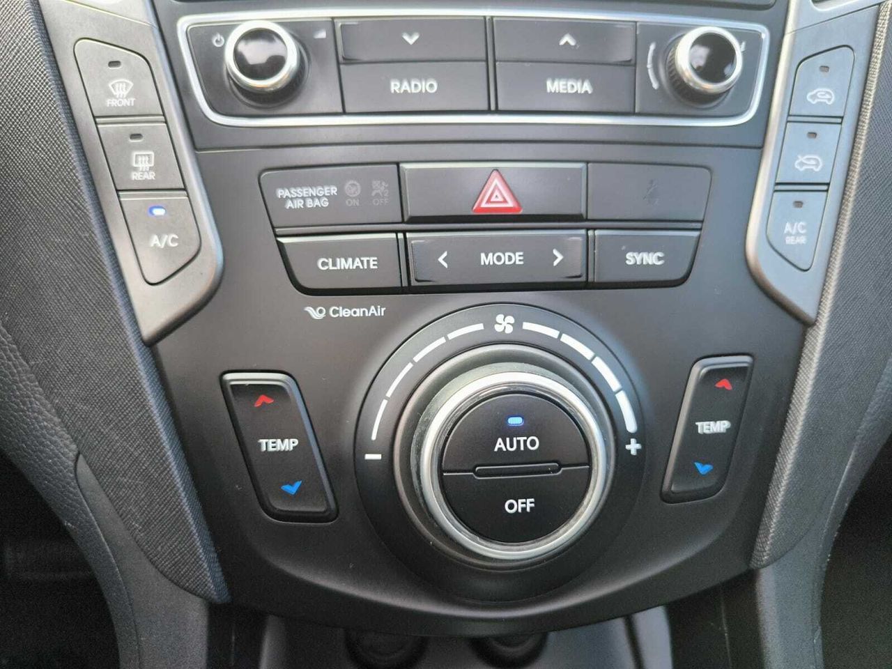 Hyundai Santa Fe 2.2 CRDI TECNO AUTO 4X2  200 CV  7 PLAZAS+TECHO PANORAMICO  - Foto 2