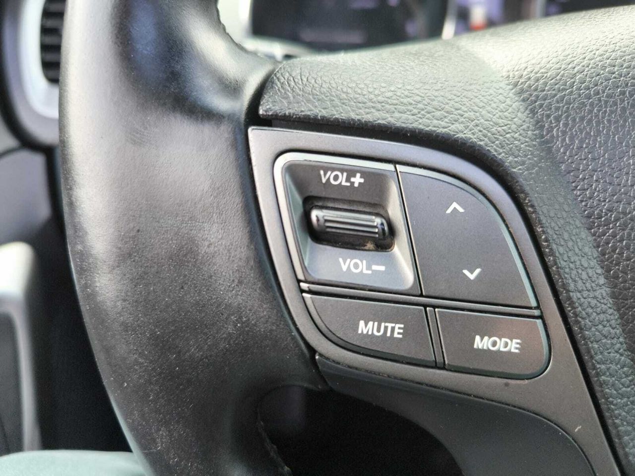Hyundai Santa Fe 2.2 CRDI TECNO AUTO 4X2  200 CV  7 PLAZAS+TECHO PANORAMICO  - Foto 2