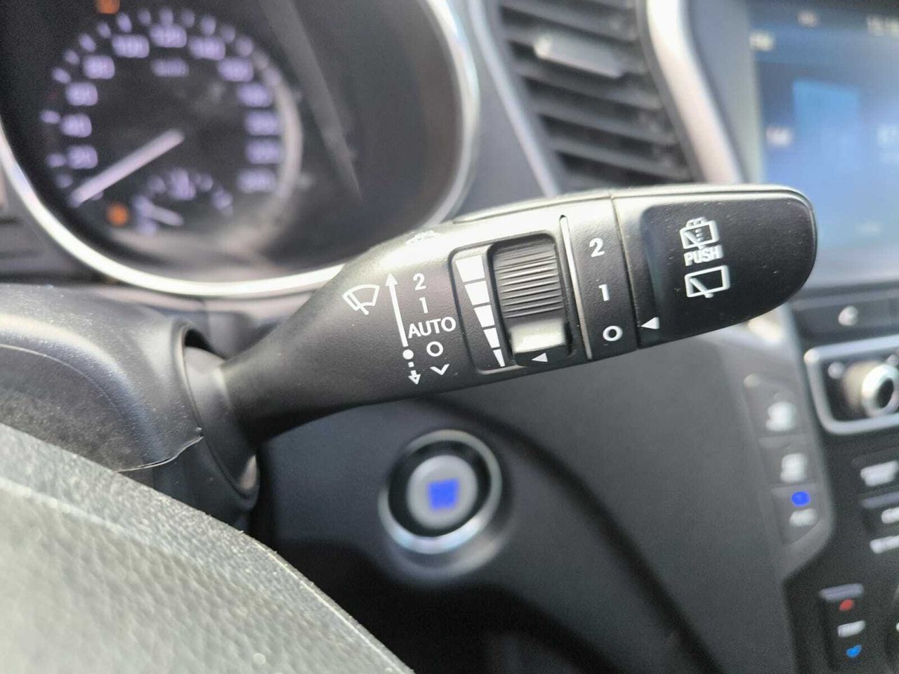 Hyundai Santa Fe 2.2 CRDI TECNO AUTO 4X2  200 CV  7 PLAZAS+TECHO PANORAMICO  - Foto 2