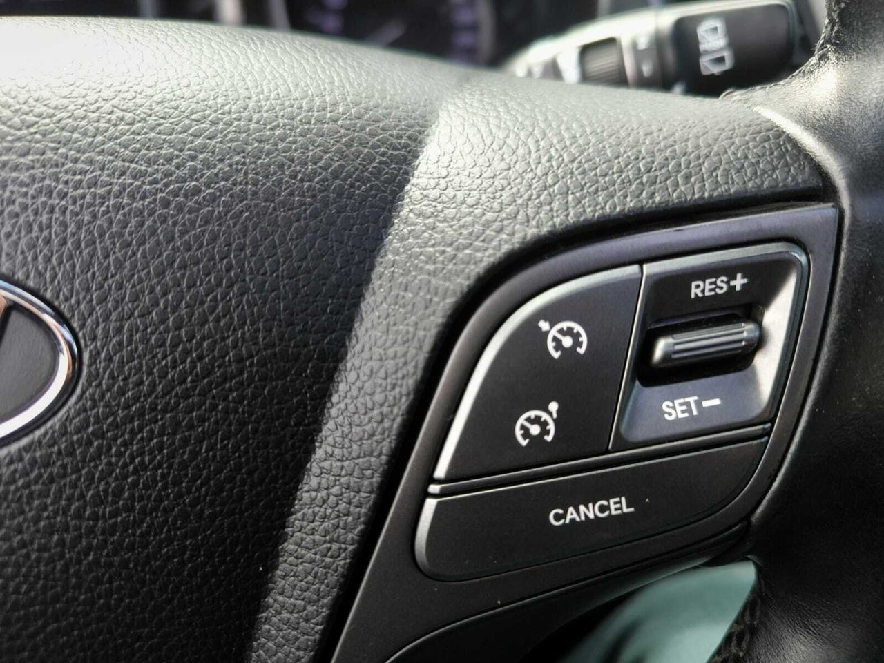 Hyundai Santa Fe 2.2 CRDI TECNO AUTO 4X2  200 CV  7 PLAZAS+TECHO PANORAMICO  - Foto 2