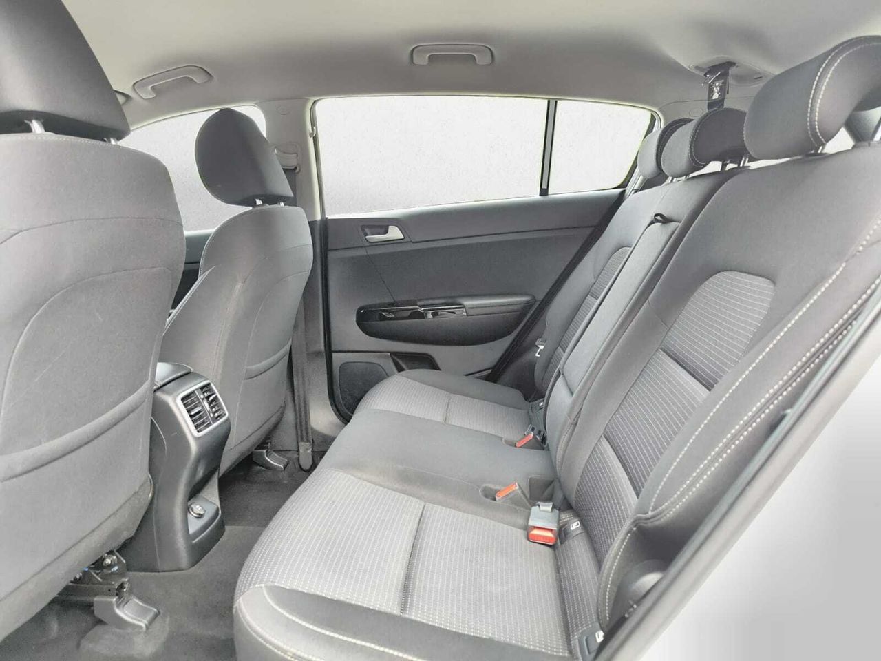 Kia Sportage 1.6 GDI DRIVE 4X2  132 CV  - Foto 2