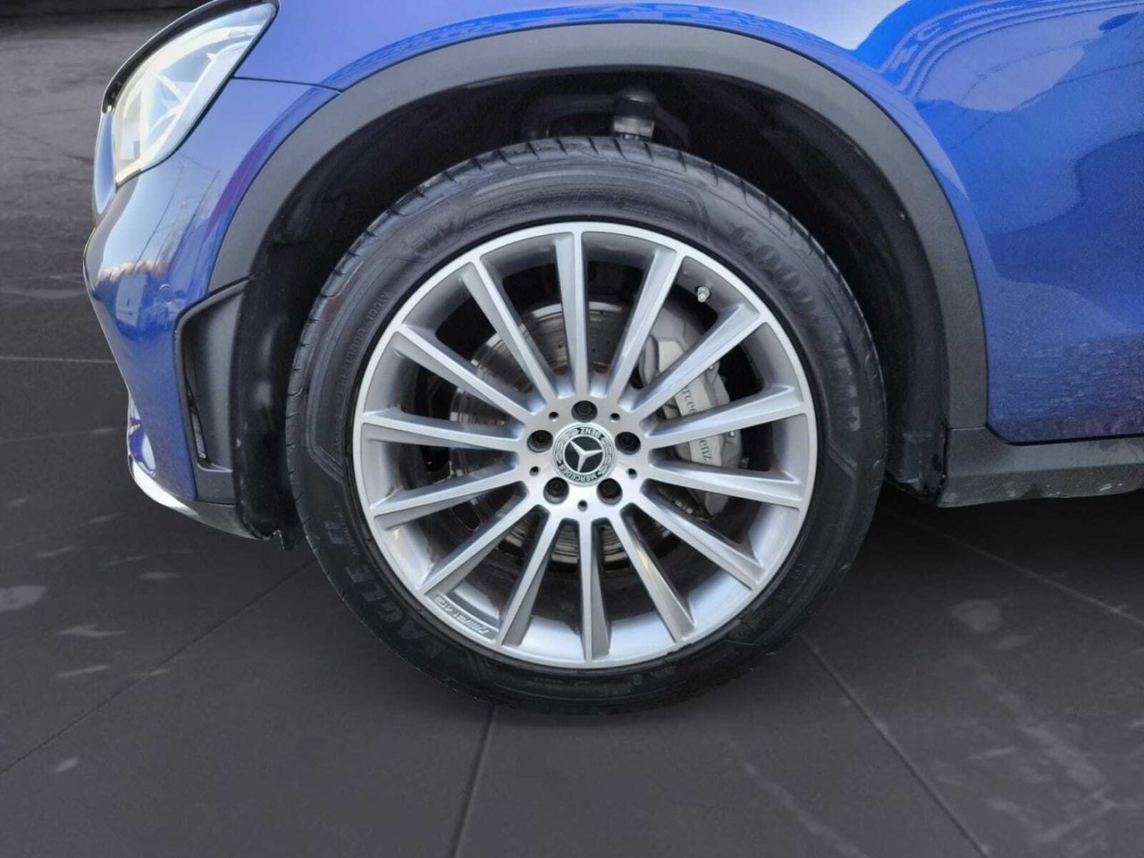 Mercedes Clase GLC 200 D 4 MATIC AMG LINE +PAQ VENTAJAS  - Foto 2