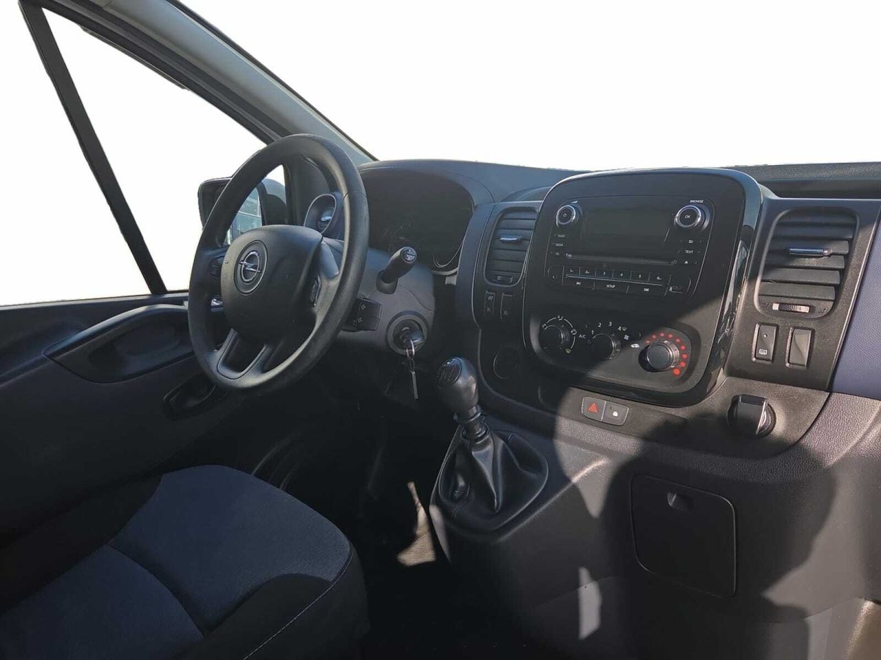 Opel Vivaro 1.6 CDTI INOX 92 KW 125 CV L2 2.9 T COMBI 9  - Foto 2