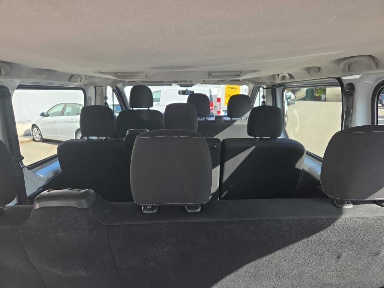 Opel Vivaro 1.6 CDTI INOX 92 KW 125 CV L2 2.9 T COMBI 9  - Foto 2