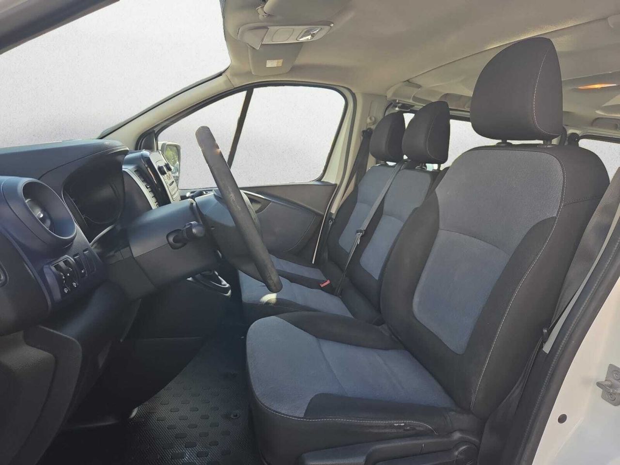 Opel Vivaro 1.6 CDTI INOX 92 KW 125 CV L2 2.9 T COMBI 9  - Foto 2