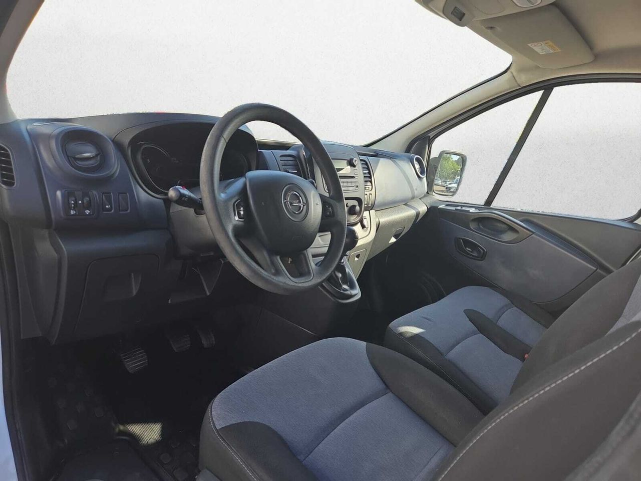 Opel Vivaro 1.6 CDTI INOX 92 KW 125 CV L2 2.9 T COMBI 9  - Foto 2