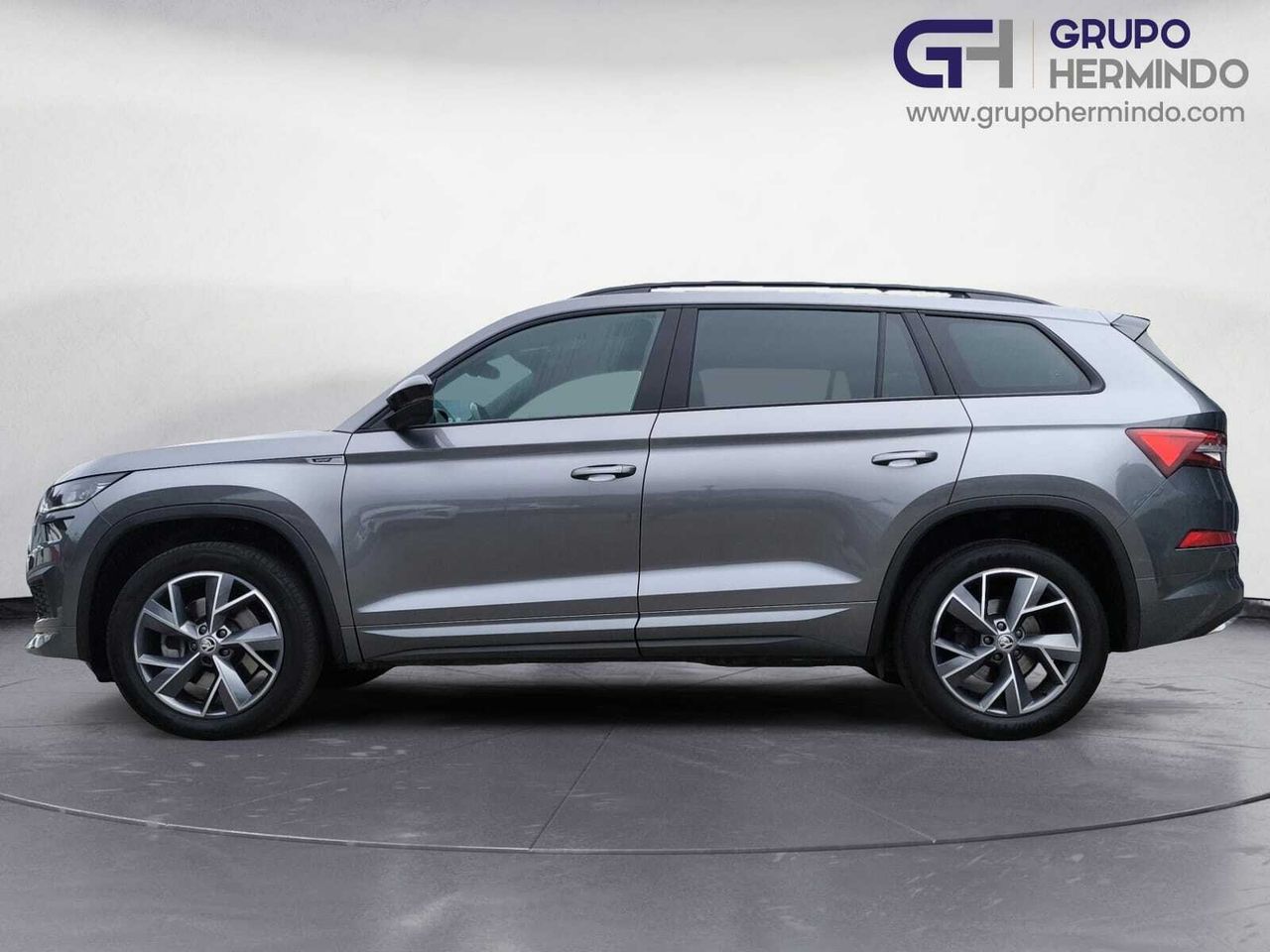 Skoda Kodiaq 2.0 TDI 150 CV DSG 4X2 SPORTLINE + PACK CONFORT 7 PLAZAS+BOLA REMOLQUE  - Foto 2