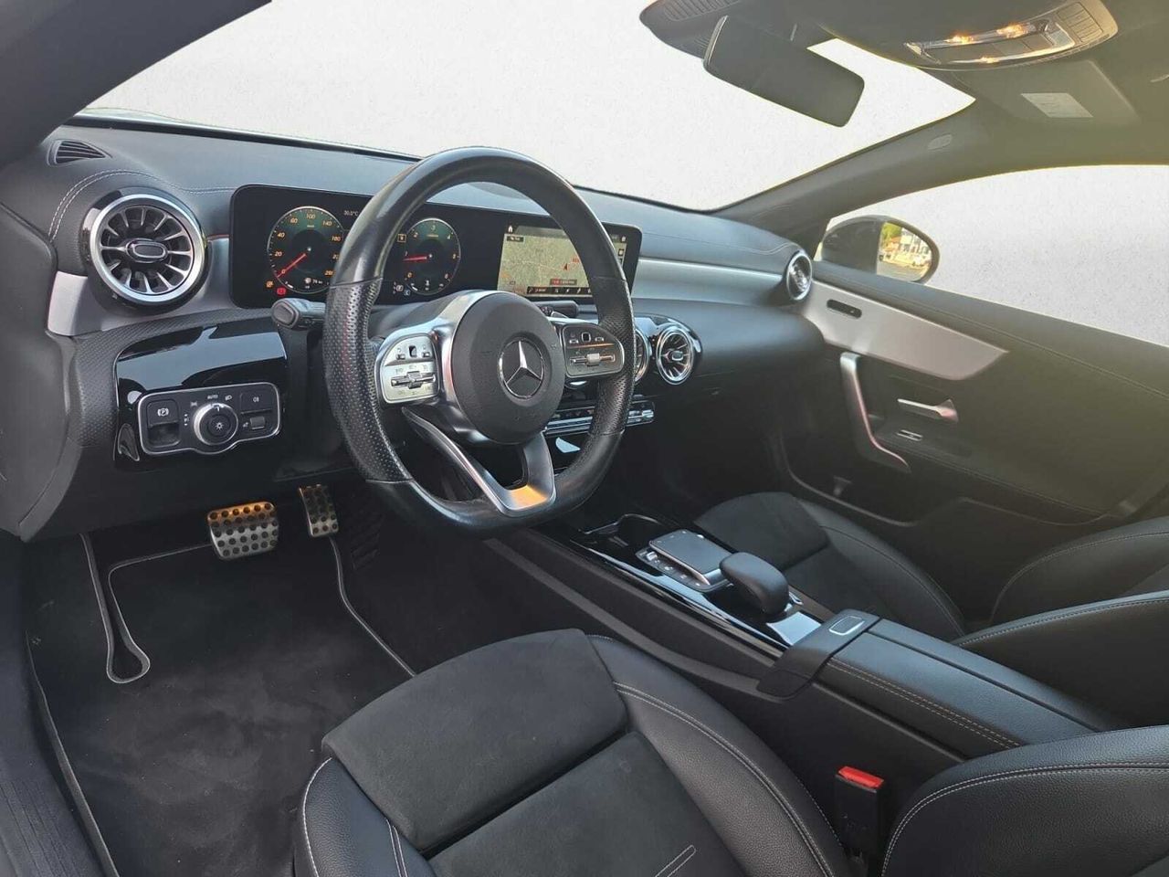 Mercedes CLA 200 D DCT AMG LINE + PAQ. PREMIUM + SMARTPHONE  - Foto 2