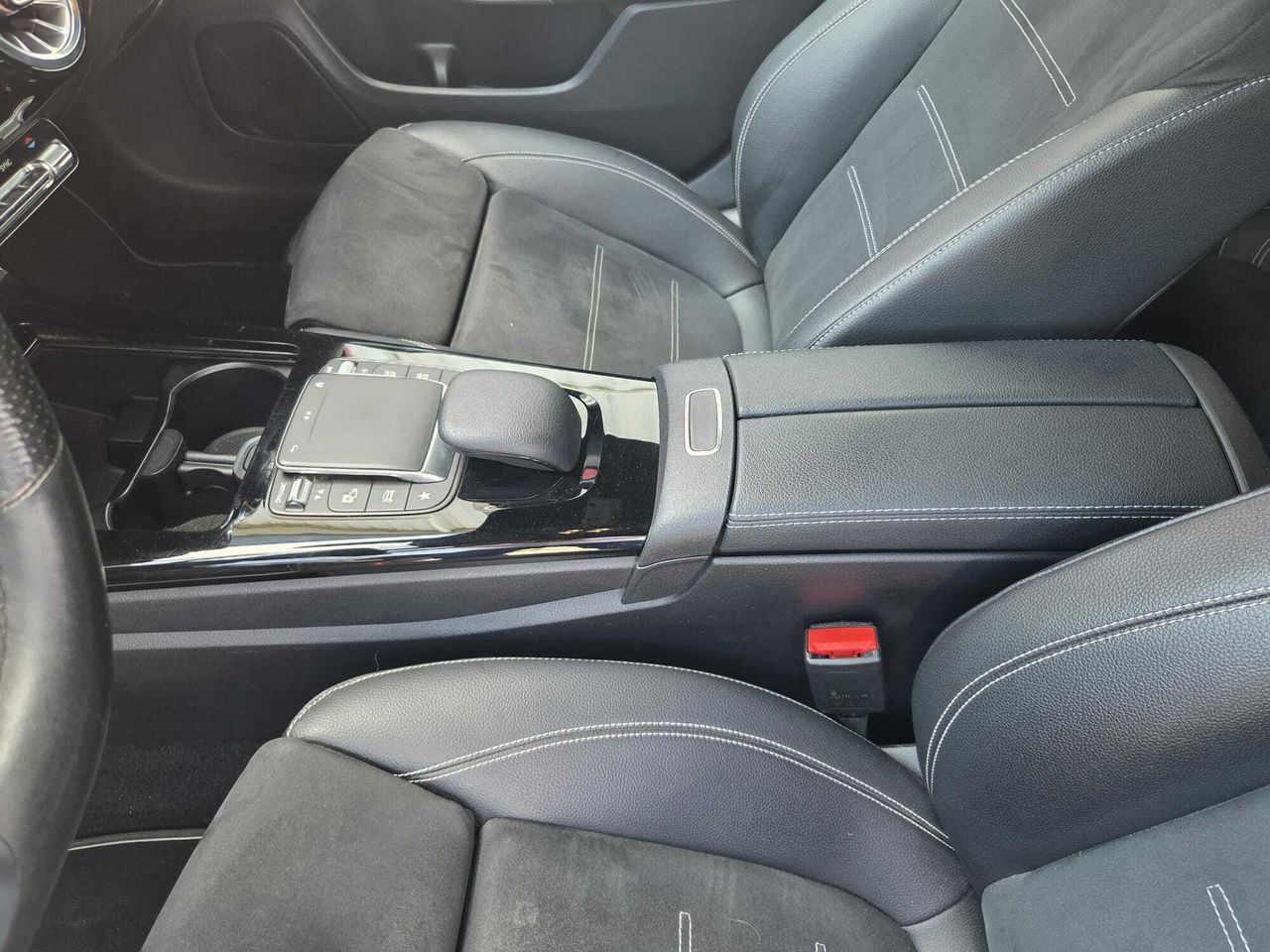 Mercedes CLA 200 D DCT AMG LINE + PAQ. PREMIUM + SMARTPHONE  - Foto 2