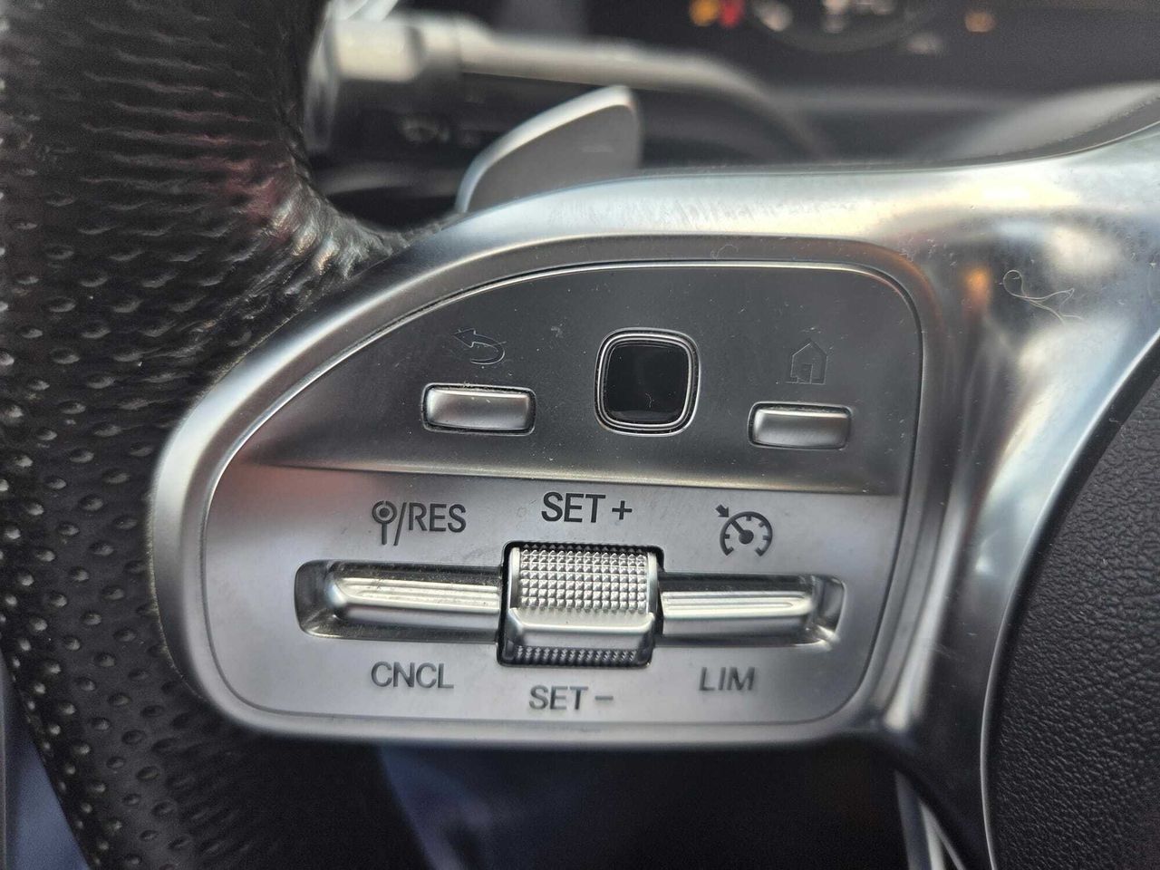 Mercedes CLA 200 D DCT AMG LINE + PAQ. PREMIUM + SMARTPHONE  - Foto 2