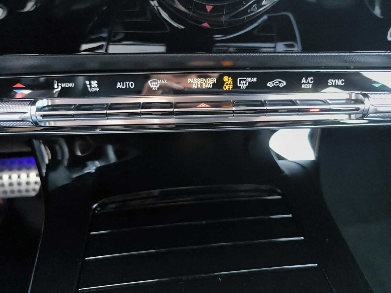Mercedes CLA 200 D DCT SHOOTING BRAKE AMG LINE+PAQ PREMIUM+ SMARTPHONE  - Foto 2
