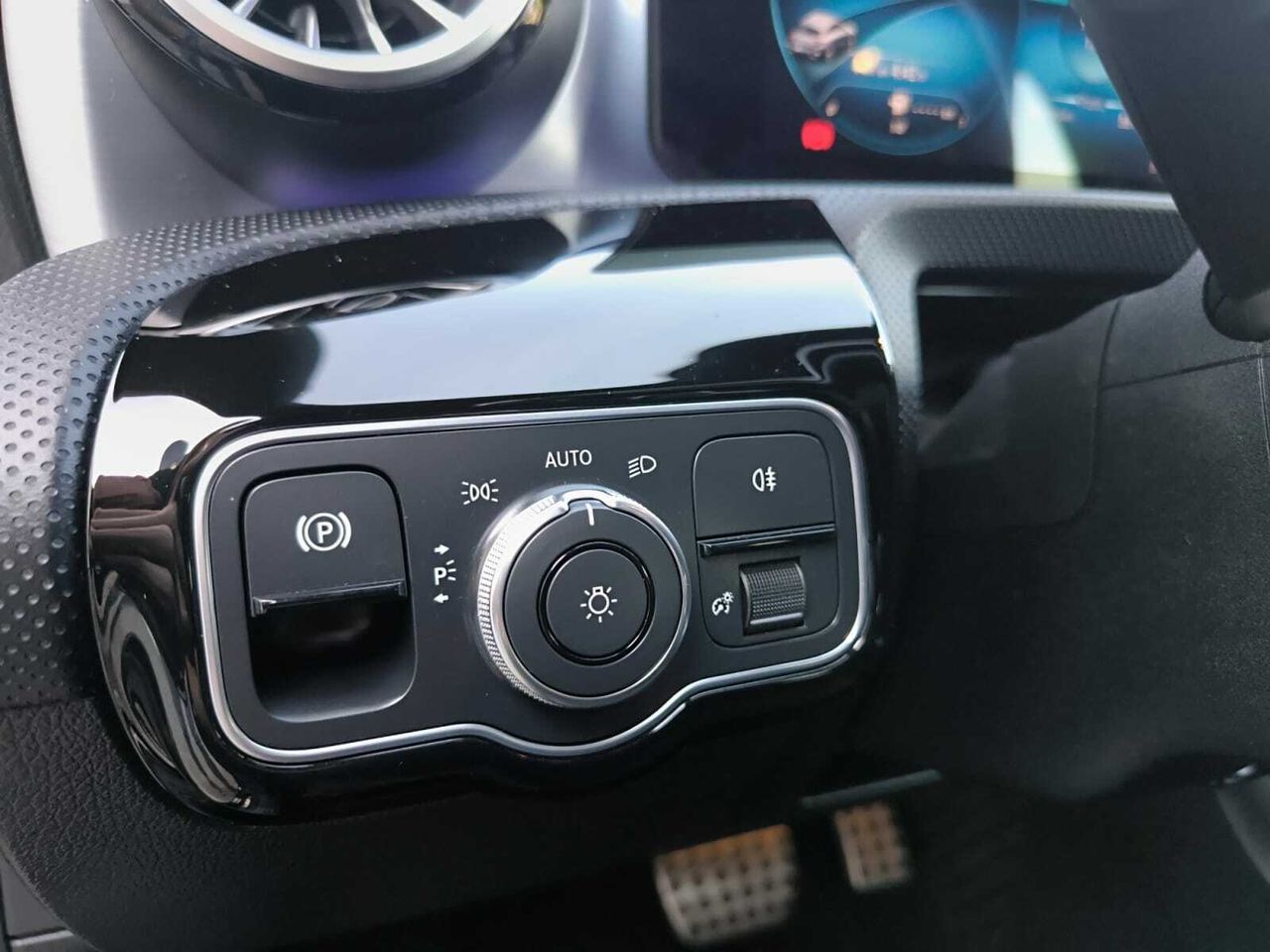 Mercedes CLA 200 D DCT SHOOTING BRAKE AMG LINE+PAQ PREMIUM+ SMARTPHONE  - Foto 2
