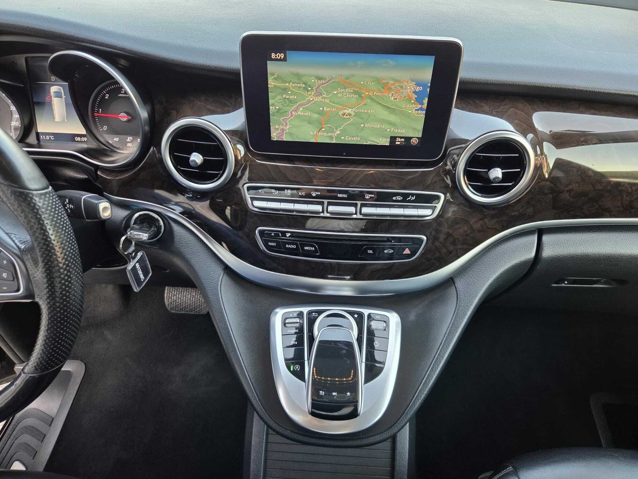 Mercedes Clase V 220 D AVANTGARDE LARGO 7 G 8 PLAZAS  - Foto 2