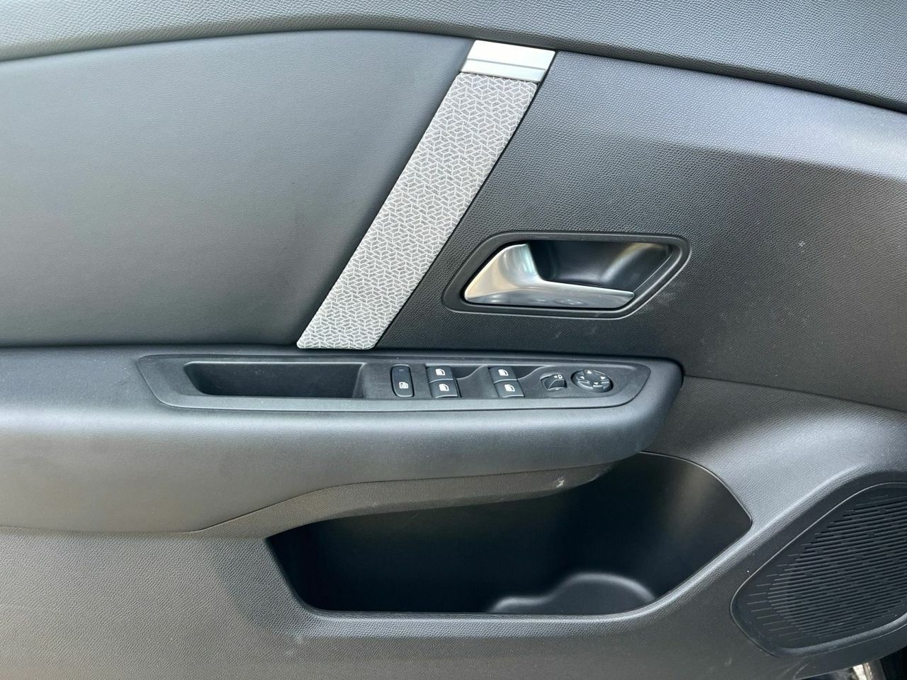 Citroën C4 SHINE BLUE HDI 130 EAT8  - Foto 2
