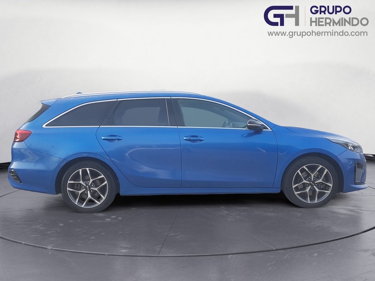 Kia Ceed TOURER 1.6 CRDI 136 CV GT LINE + PAQUETE TECHO PANORAMICO  - Foto 2