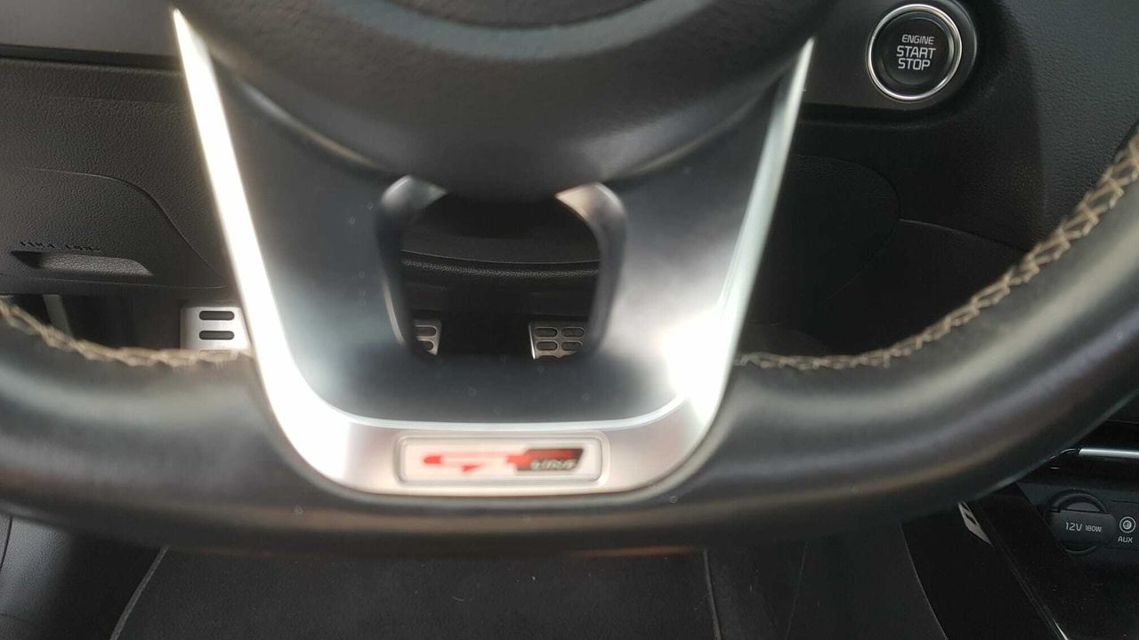 Kia Ceed TOURER 1.6 CRDI 136 CV GT LINE + PAQUETE TECHO PANORAMICO  - Foto 2