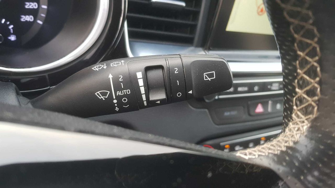 Kia Ceed TOURER 1.6 CRDI 136 CV GT LINE + PAQUETE TECHO PANORAMICO  - Foto 2