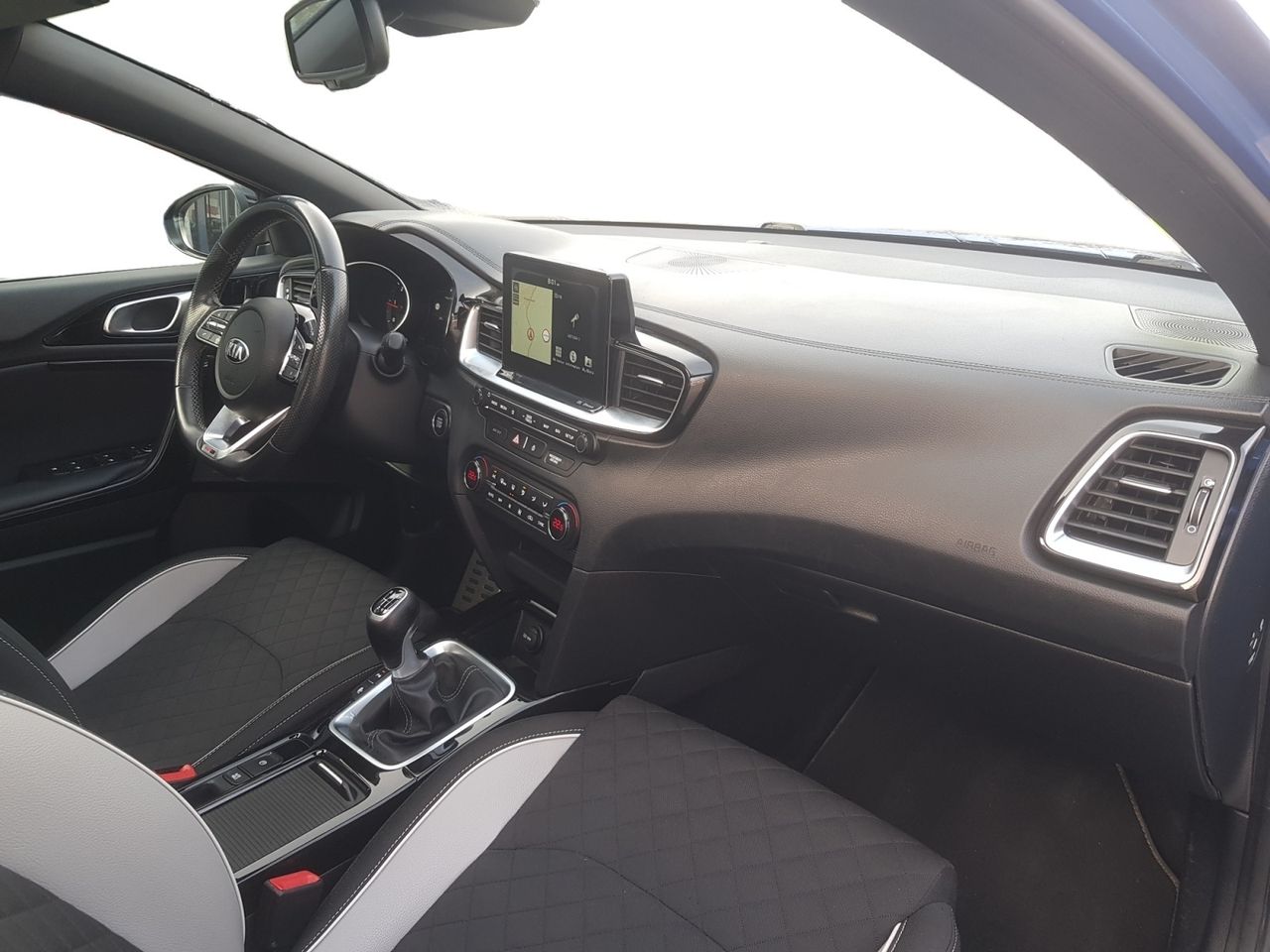 Kia Ceed TOURER 1.6 CRDI 136 CV GT LINE + PAQUETE TECHO PANORAMICO  - Foto 2