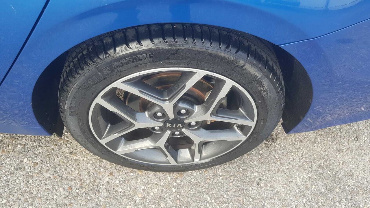 Kia Ceed TOURER 1.6 CRDI 136 CV GT LINE + PAQUETE TECHO PANORAMICO  - Foto 2