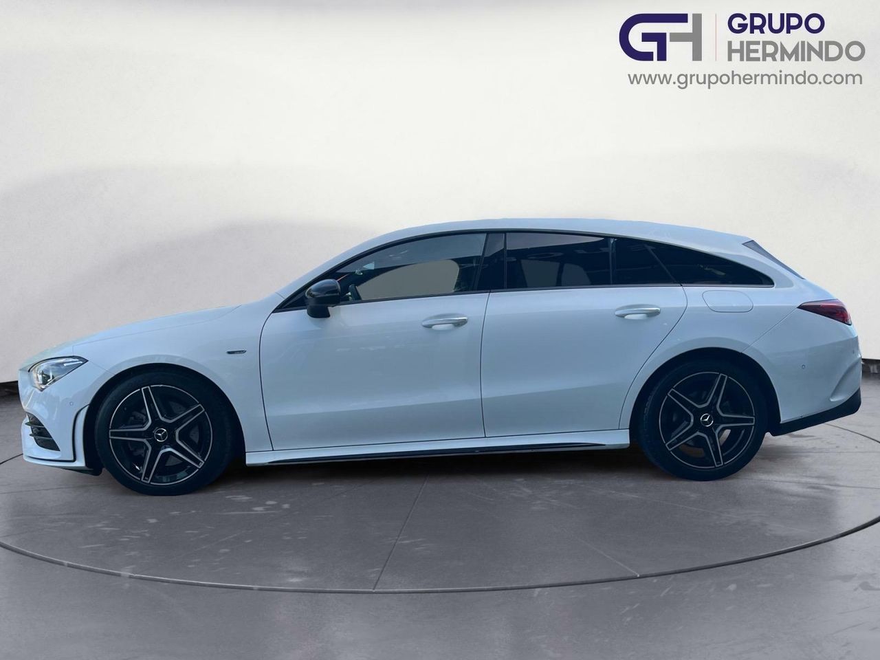 Mercedes CLA SHOOTING BRAKE 200 D DCT AMG LINE  + PAQUETE PREMIUM+SMARTPHONE  - Foto 2