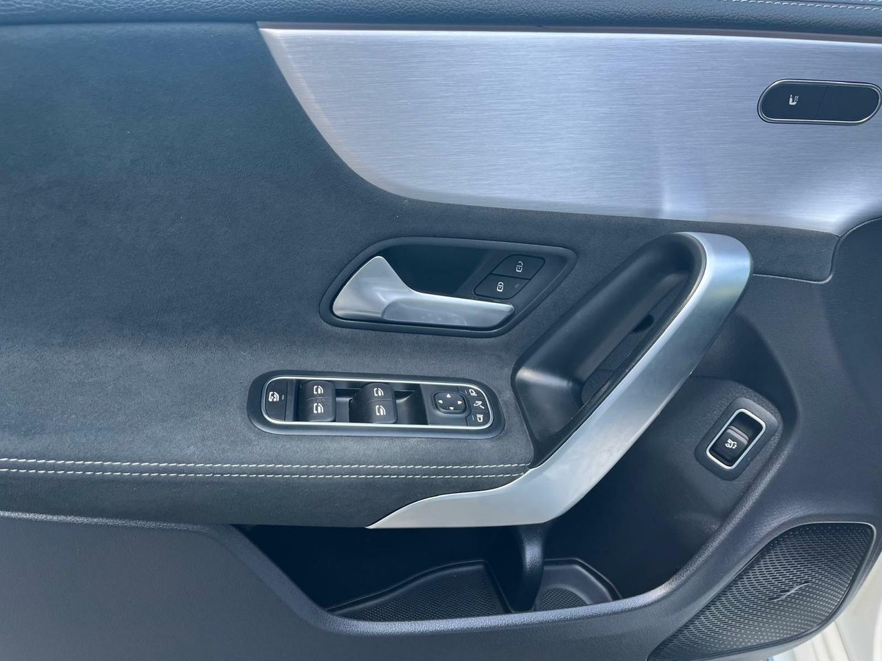 Mercedes CLA SHOOTING BRAKE 200 D DCT AMG LINE  + PAQUETE PREMIUM+SMARTPHONE  - Foto 2