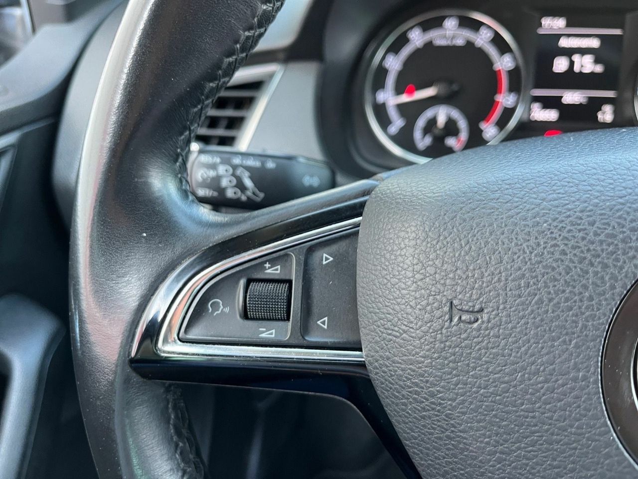 Skoda Fabia 1.0 MPI URBAN 60 CV  - Foto 2