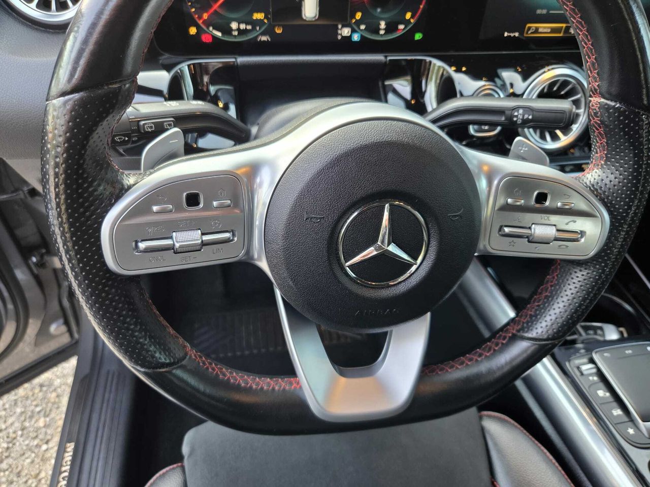 Mercedes GLA 200 D AMG LINE + PAQ PREMIUM + SMARTPHONE  - Foto 2
