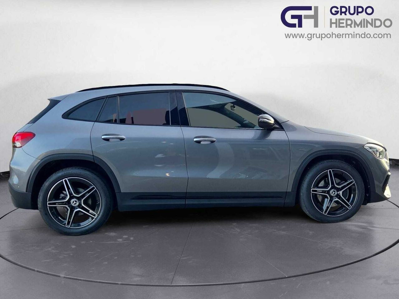 Mercedes GLA 200 D AMG LINE + PAQ PREMIUM + SMARTPHONE  - Foto 2