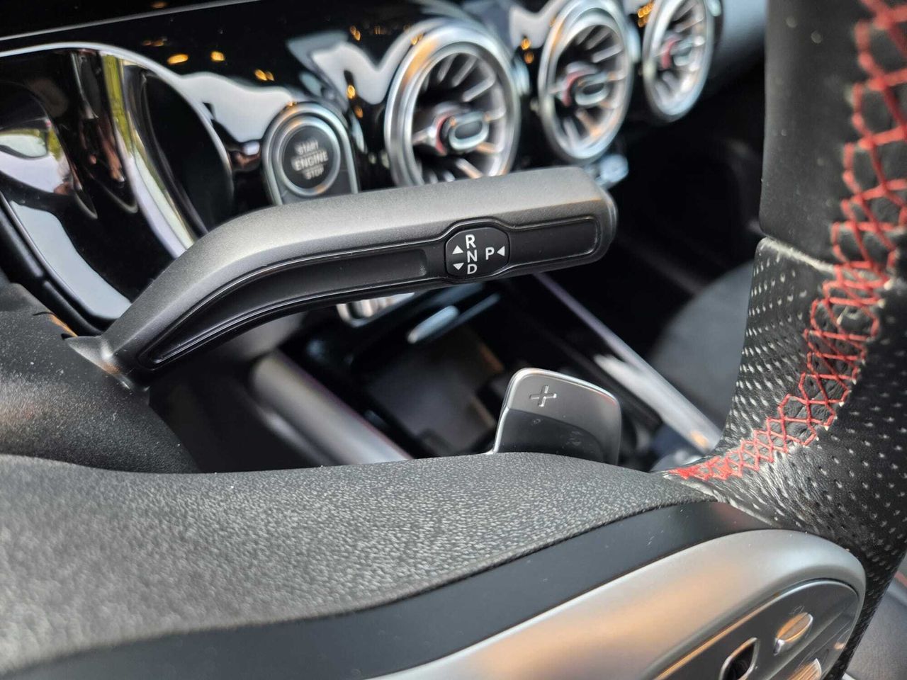 Mercedes GLA 200 D AMG LINE + PAQ PREMIUM + SMARTPHONE  - Foto 2